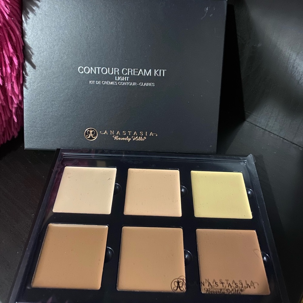 Anastasia Beverly Hills Contour Palette Light